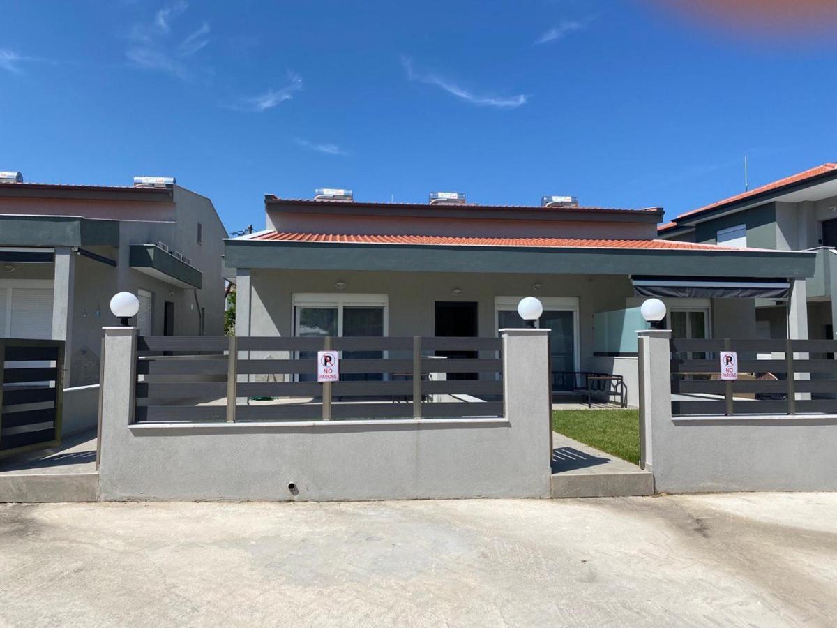 Lili Houses In Nikiti 350M From The Beach Екстериор снимка