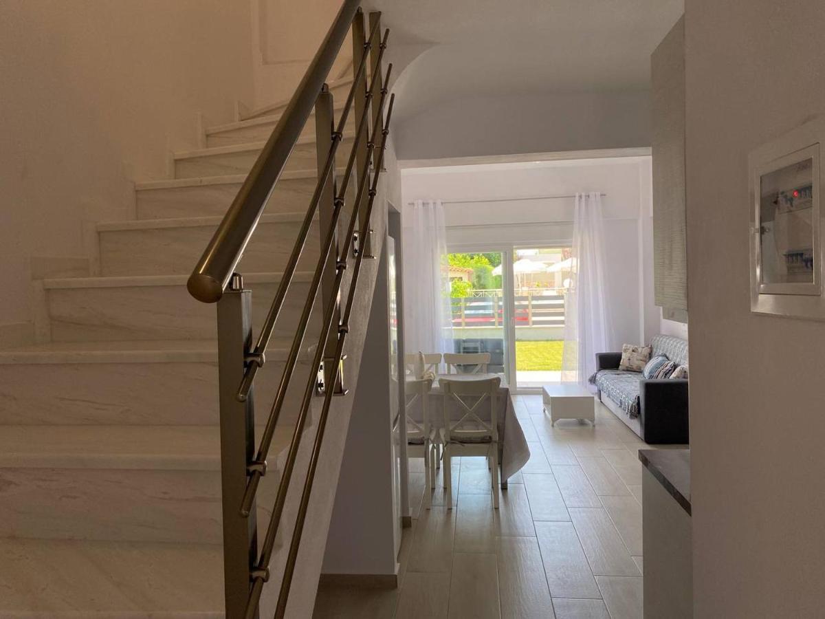 Lili Houses In Nikiti 350M From The Beach Екстериор снимка