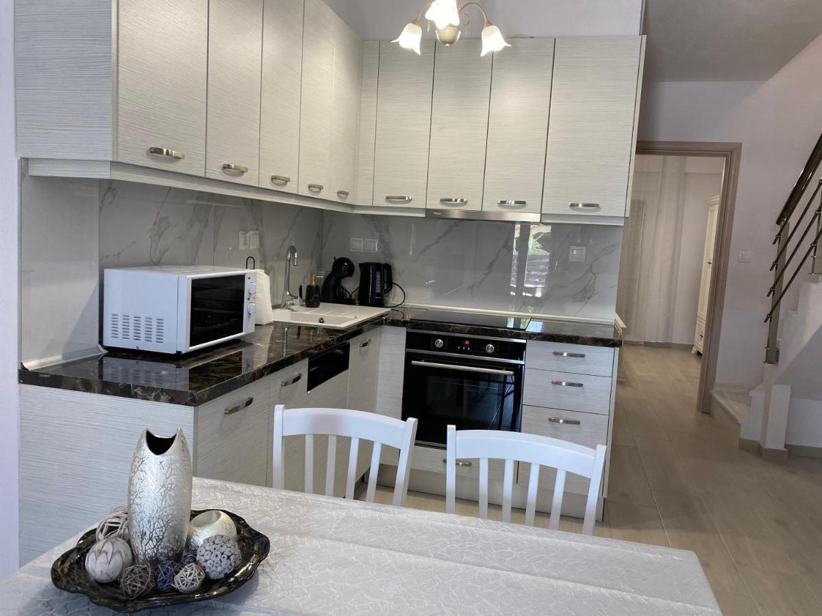 Lili Houses In Nikiti 350M From The Beach Екстериор снимка